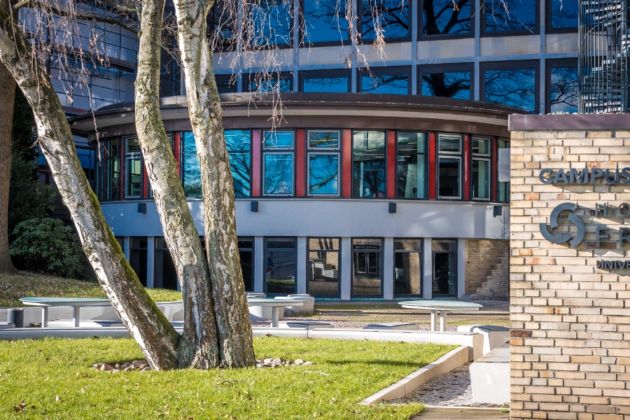 Gebäude außen Kultur und Bildung